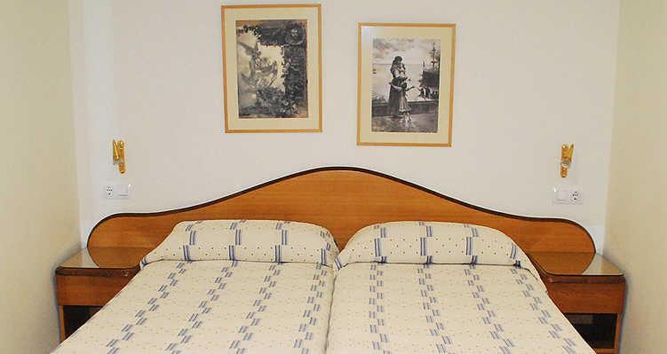 Hostal La Barretina Figueres  Værelse billede