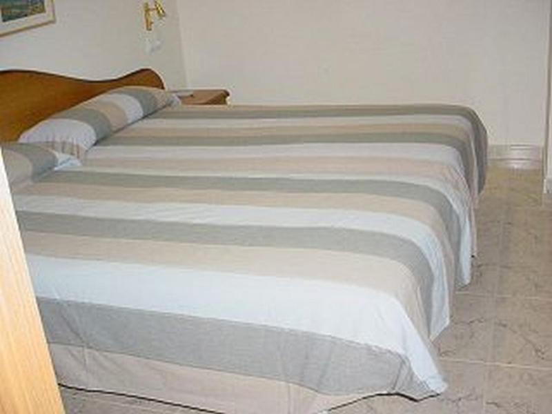 Hostal La Barretina Figueres  Eksteriør billede